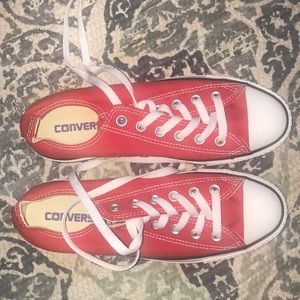 Red low top converse